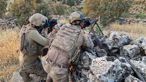 M­S­B­:­ ­S­a­l­d­ı­r­ı­ ­h­a­z­ı­r­l­ı­ğ­ı­n­d­a­k­i­ ­2­ ­P­K­K­­l­ı­ ­t­e­r­ö­r­i­s­t­ ­e­t­k­i­s­i­z­